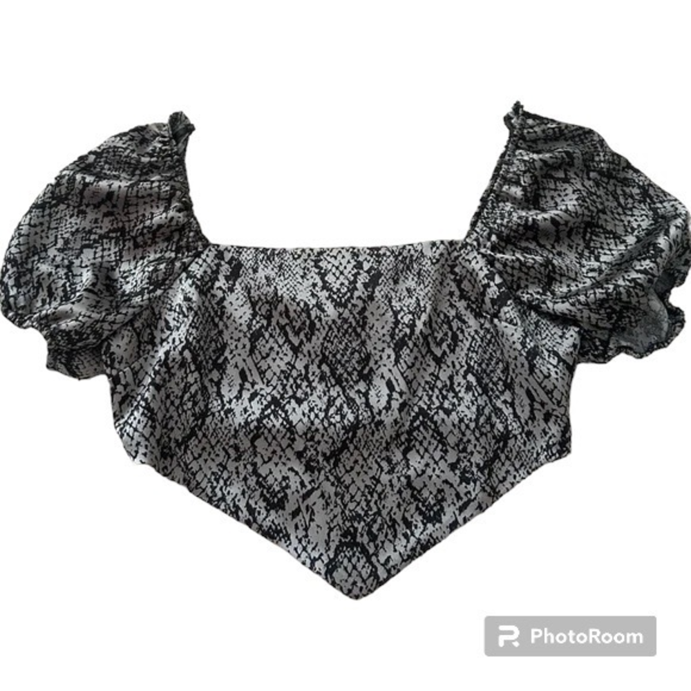 Forever21 Envelope‎ Crop Top Women’s Size Small Gray Black